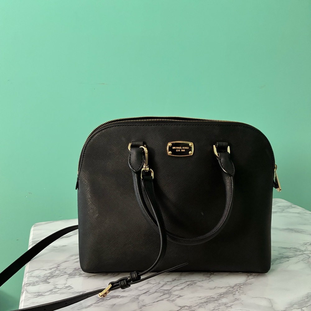 Authentic Michael Kors Purse Saffiano Leather Black “Cindy” Medium Dome Satchel